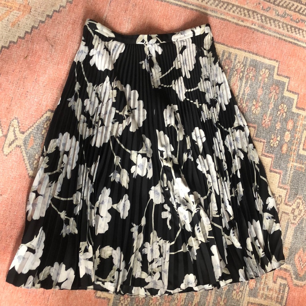 Club Monaco Pleated MIDI Skirt